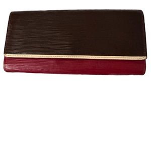Louis Vuitton epi leather wallet